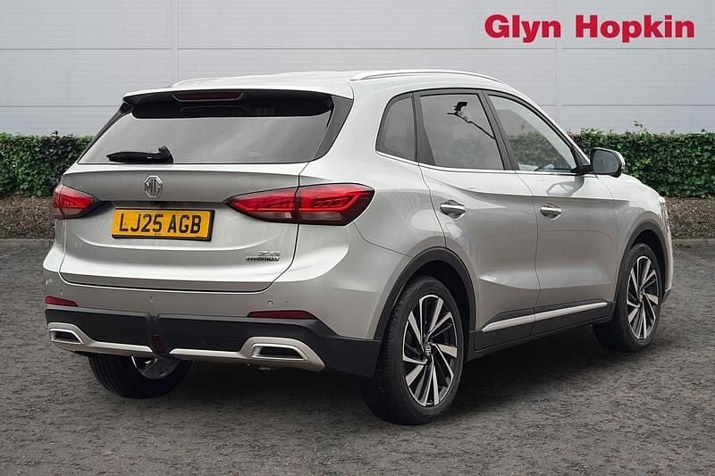 Used MG ZS Trophy 196 HP (144 kW) 2025 Silver Hatchback