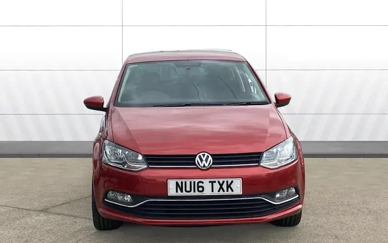 Used VW Polo Match 90 HP (66 kW) 2016 Red Hatchback