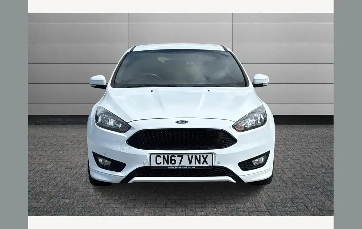 Gebraucht Ford Focus ST-Line 125 PS (91 kW) 2017 Weiß Kleinwagen