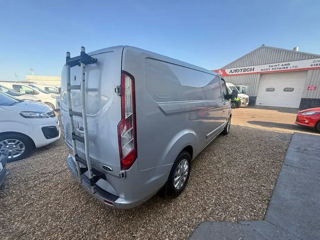 Used Ford Transit Custom Limited 130 HP (95 kW) 2020 Silver Van