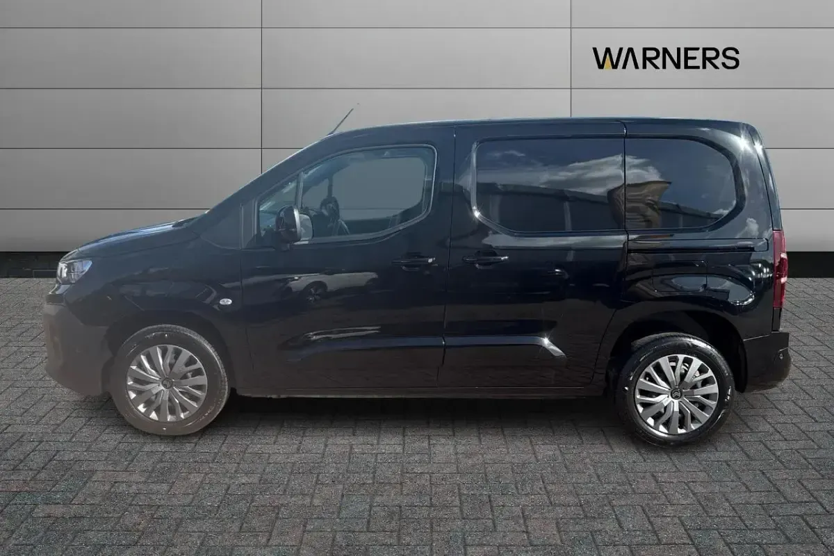 Used Citroën Berlingo 129 HP (94 kW) 2025 Black MPV