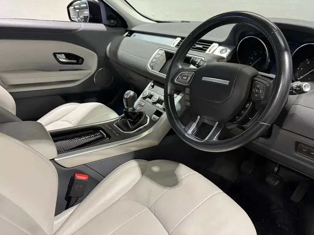 Used Land Rover Range Rover evoque SE 180 HP (132 kW) 2016 Blue SUV