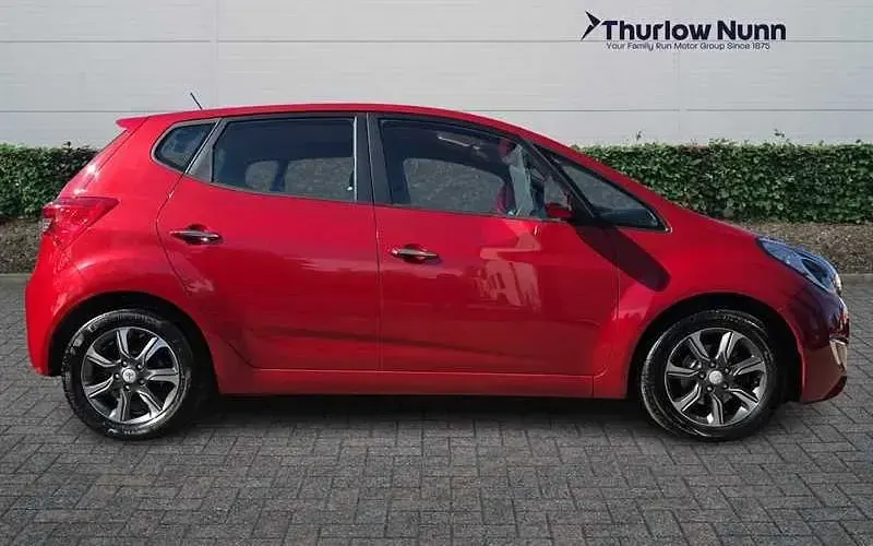 Used Hyundai ix20 SE 125 HP (91 kW) 2018 Red Hatchback