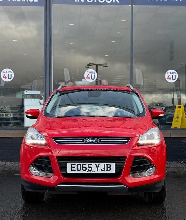 Usado Ford Kuga Titanium X 180 HP (132 kW) 2015 Vermelho SUV