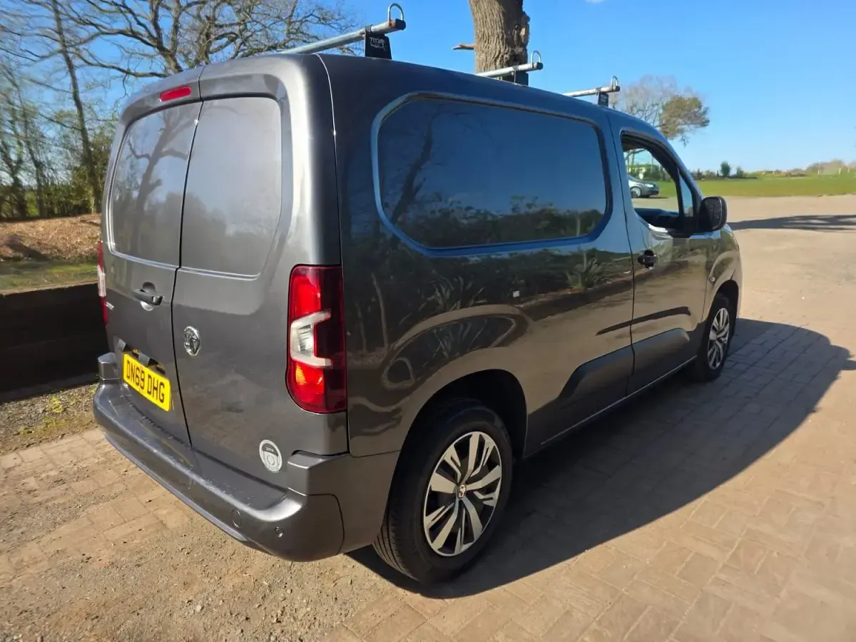 Used Vauxhall Combo Sportive 75 HP (55 kW) 2019 Grey MPV