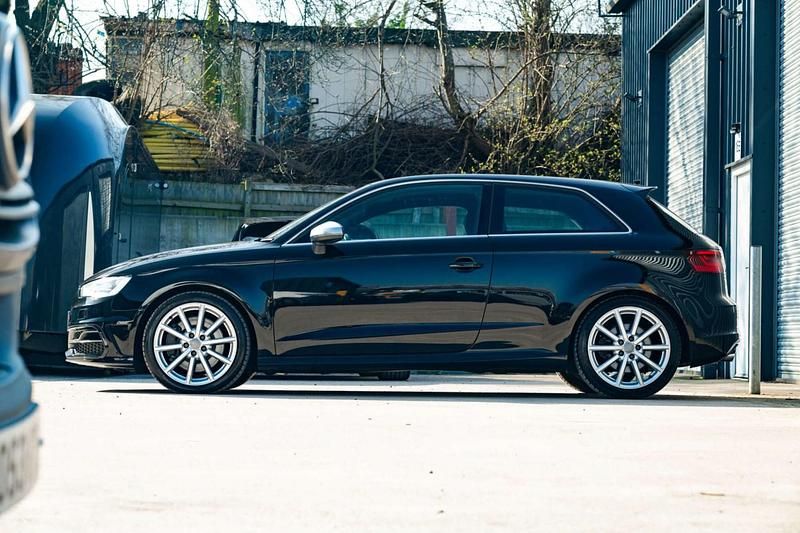 Used Audi S3 Sportback Design 300 HP (220 kW) 2015 Black Hatchback