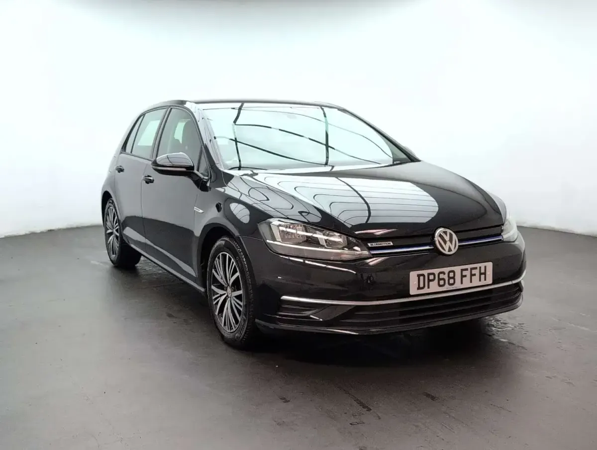 Used VW Golf VII SE 130 HP (95 kW) 2018 Black Hatchback