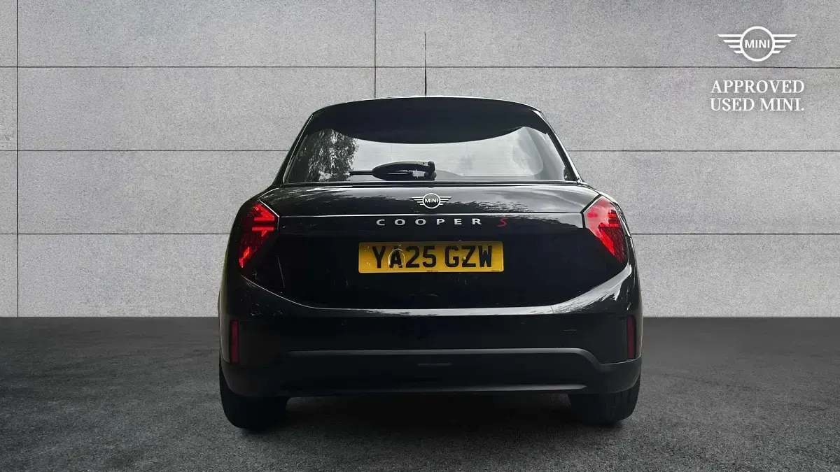 Used Mini Cooper S Hatch 201 HP (147 kW) 2025 Black Hatchback