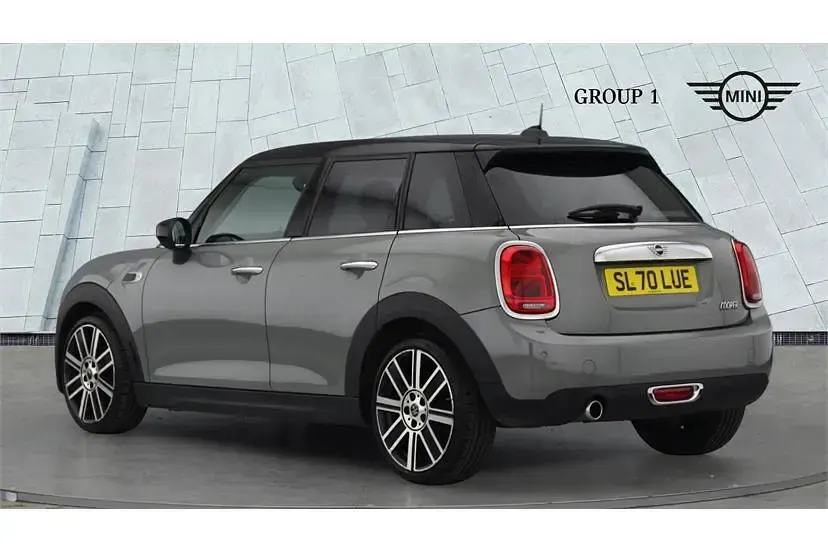 Używany Mini Cooper Exclusive 136 KM (100 kW) 2020 Szary Hatchback