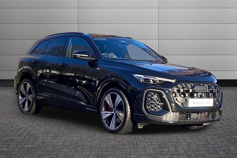 New Audi Q5 Advanced 204 HP (150 kW) 2025 Mythos black SUV