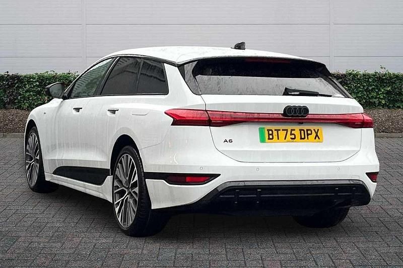 Used Audi A6 e-tron Comfort 210 kW (286 HP) 2025 Glacier white, metallic Estate