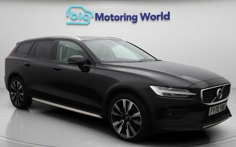 Used 2020 Volvo V60 CC Plus Estate | £22,000 (Fair price) - Image 1/4