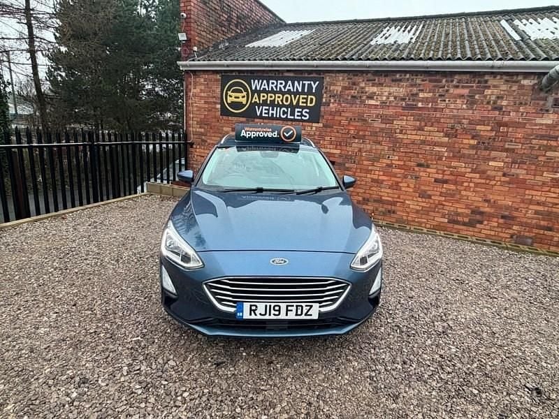 Used Ford Focus Zetec 100 HP (73 kW) 2019 Blue Estate