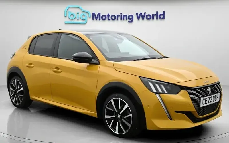 Used Peugeot 208 Premium 102 HP (75 kW) 2022 Hatchback