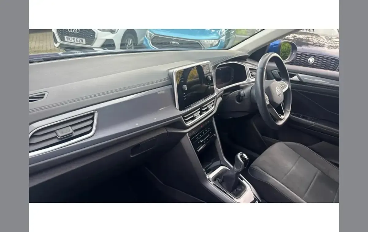 Used VW T-Roc Style 150 HP (110 kW) 2024 Blue SUV