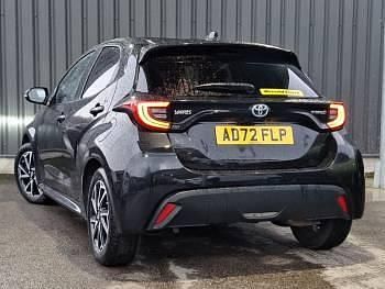Used Toyota Yaris Hybrid Design 116 HP (85 kW) 2023 Black Hatchback