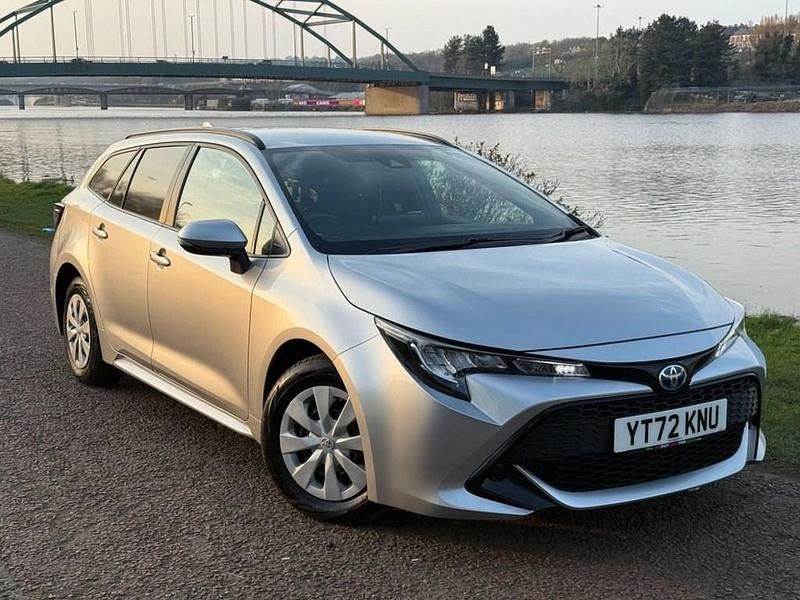 Begagnad Toyota Corolla 122 HK (89 kW) 2022 Silver Van