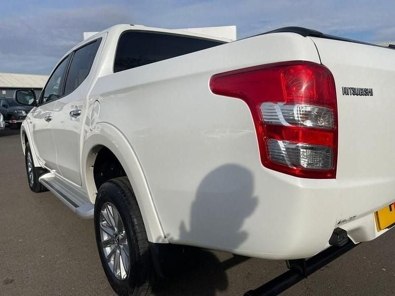 Used Mitsubishi L200 178 HP (130 kW) 2019 White Pickup