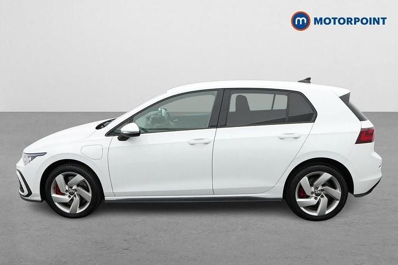 Begagnad VW Golf VII GTE 2020 Vit Halvkombi