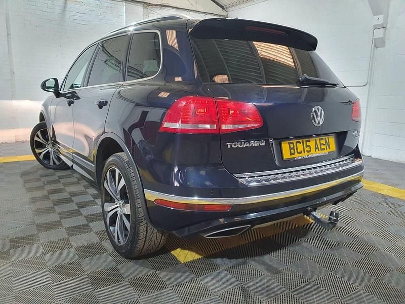Blue Used 2015 VW Touareg R-line SUV | £12,650 (A bit pricey) - Image 1/4