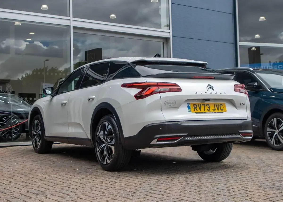 Used Citroën C5 X PureTech 127 HP (93 kW) 2024 White Estate