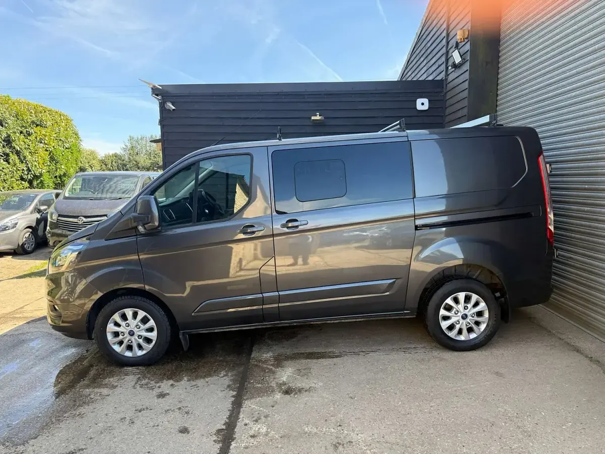 Used Ford Transit Custom Limited 185 HP (136 kW) 2022 Grey Van