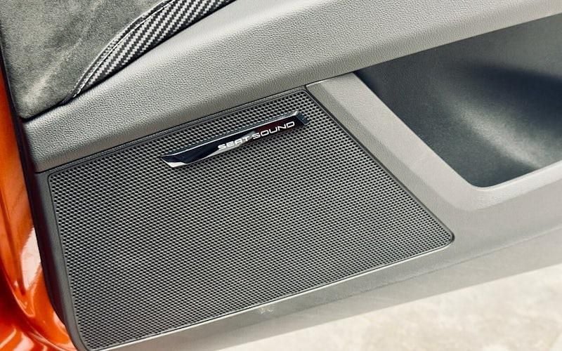 Used Seat Leon CUPRA 300 HP (220 kW) 2018 Orange Hatchback