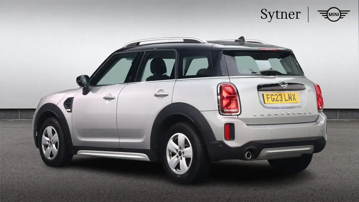 Używany Mini Cooper Countryman Classic 134 KM (98 kW) 2023 Srebrny SUV