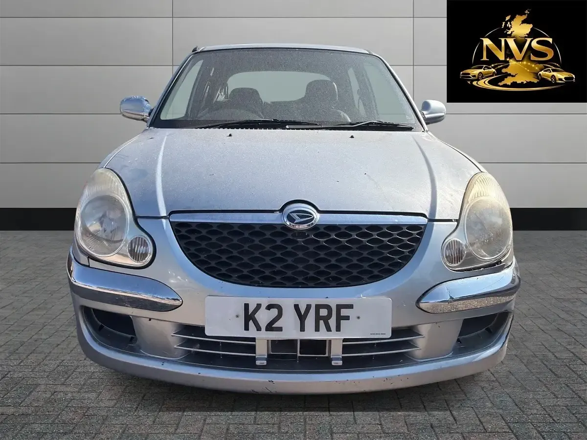 Used Daihatsu Sirion 58 HP (42 kW) 2004 Silver Hatchback