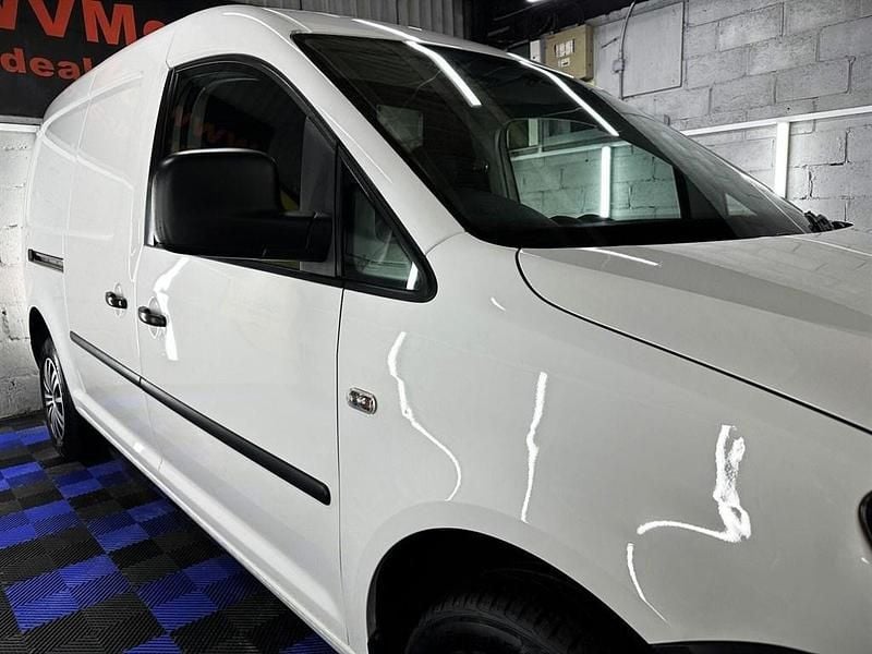 Used VW Caddy Maxi Startline 102 HP (75 kW) 2014 White MPV