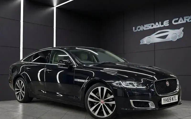 Used Jaguar XJ 306 HP (225 kW) 2019 Sedan
