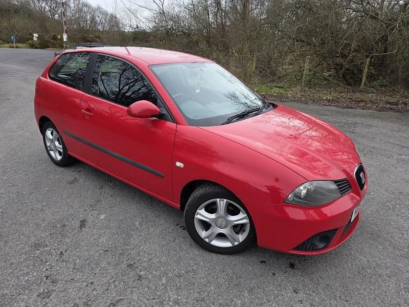 Begagnad Seat Ibiza Reference 70 HK (51 kW) 2008 Röd Halvkombi