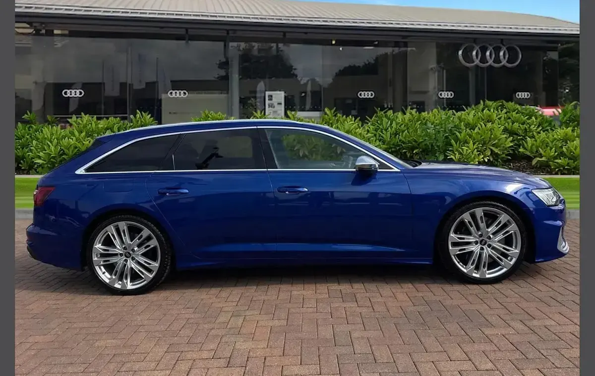 Used Audi A6 S-Line 339 HP (249 kW) 2023 Blue Estate