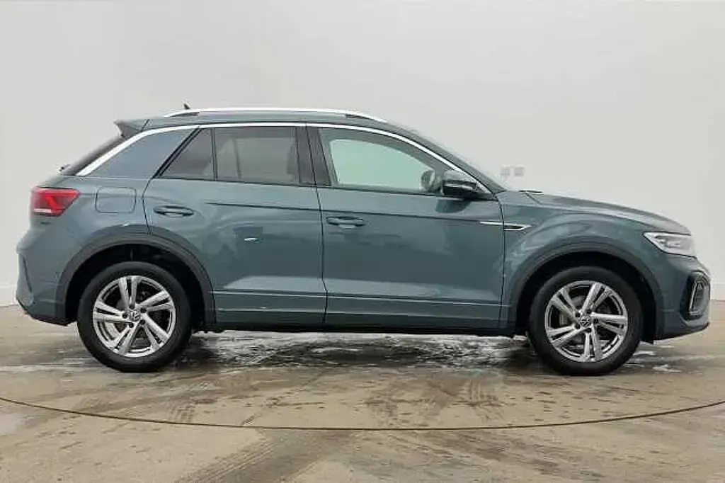 Usado VW T-Roc R-line 150 HP (110 kW) 2025 Azul SUV