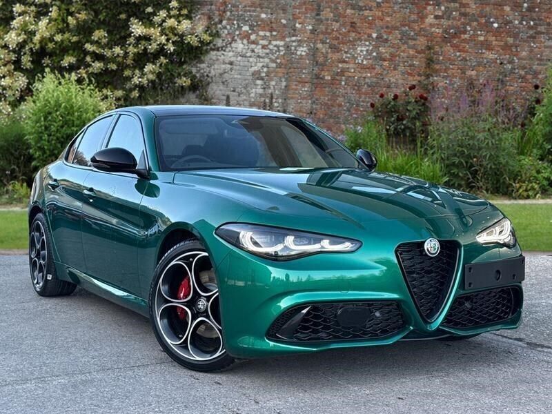 Green Used 2025 Alfa Romeo Giulia Veloce Sedan | £42,990 (Fair price) - Image 1/4