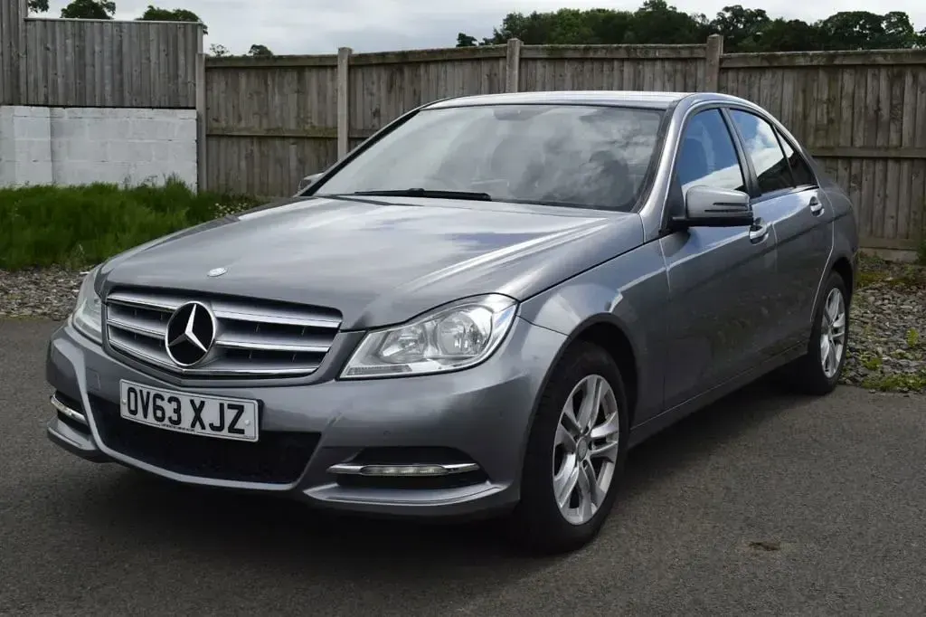 Used Mercedes C220 Executive 170 HP (125 kW) 2013 Silver Sedan