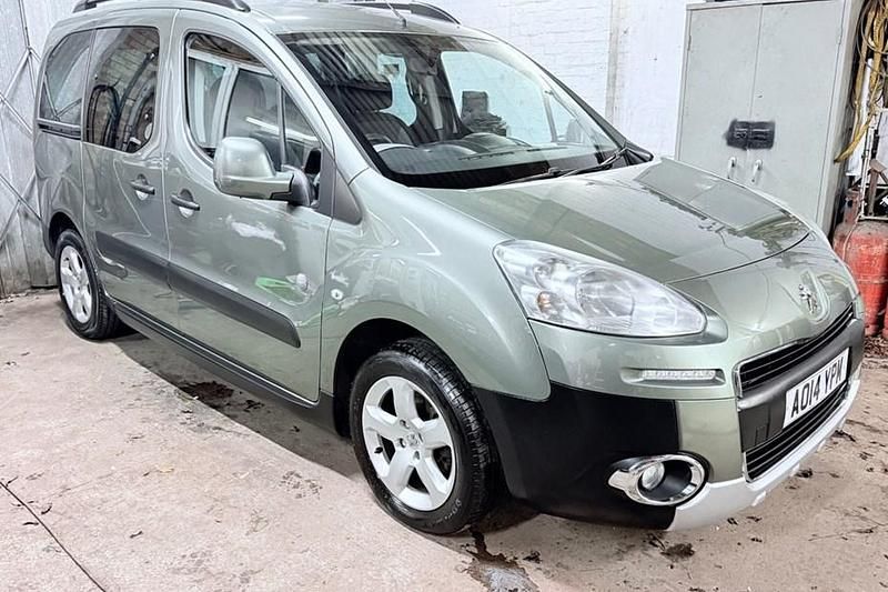 Used Peugeot Partner Tepee Outdoor 115 HP (84 kW) 2014 Grey MPV