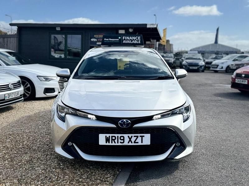 Used Toyota Corolla Design 122 HP (89 kW) 2019 Silver Hatchback