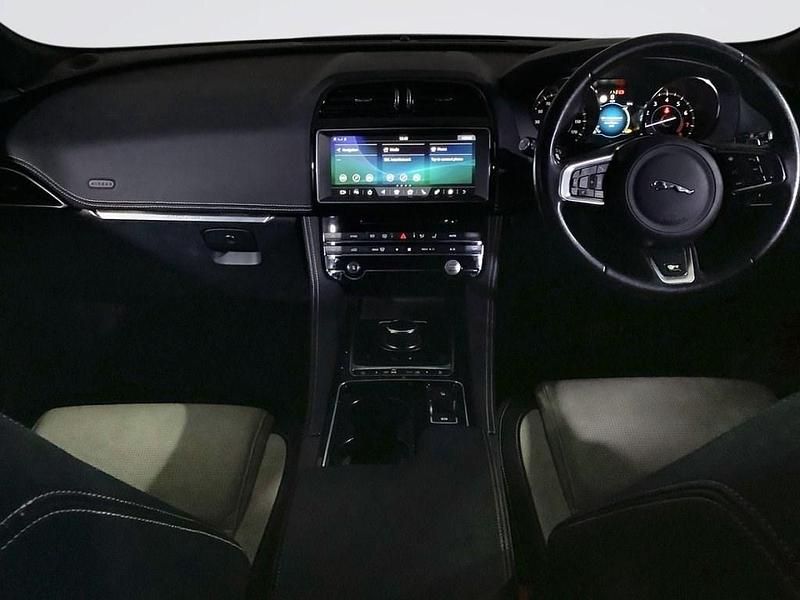 Used Jaguar F-Pace R-Sport 250 HP (183 kW) 2019 White SUV