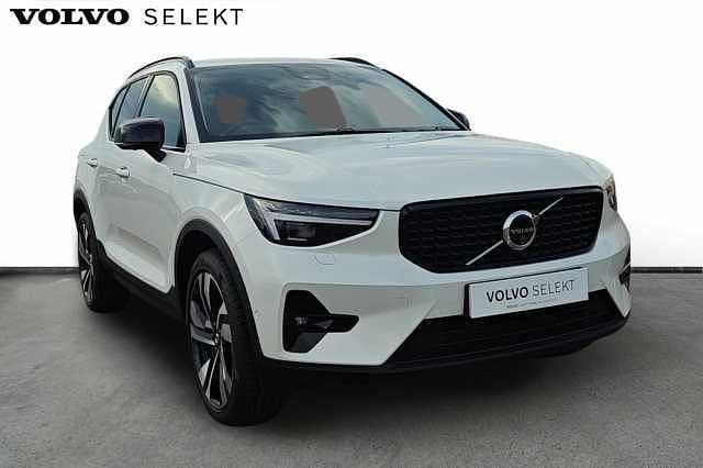 White New 2025 Volvo XC40 Ultra SUV | £39,750 (Super price) - Image 1/3