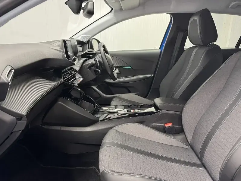 Usado Peugeot 208 Allure Premium 129 HP (94 kW) 2022 Azul Citadino