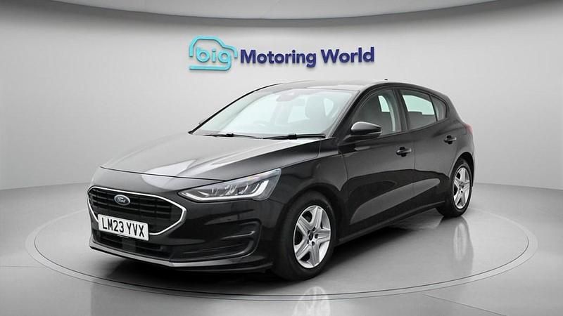 Used Ford Focus Zetec 120 HP (88 kW) 2023 Black Hatchback