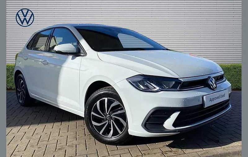 Used VW Polo Life 80 HP (58 kW) 2023 White Hatchback