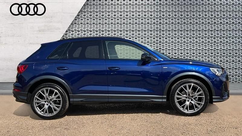 Begagnad Audi Q3 Black Edition 150 HK (110 kW) 2025 Blå SUV
