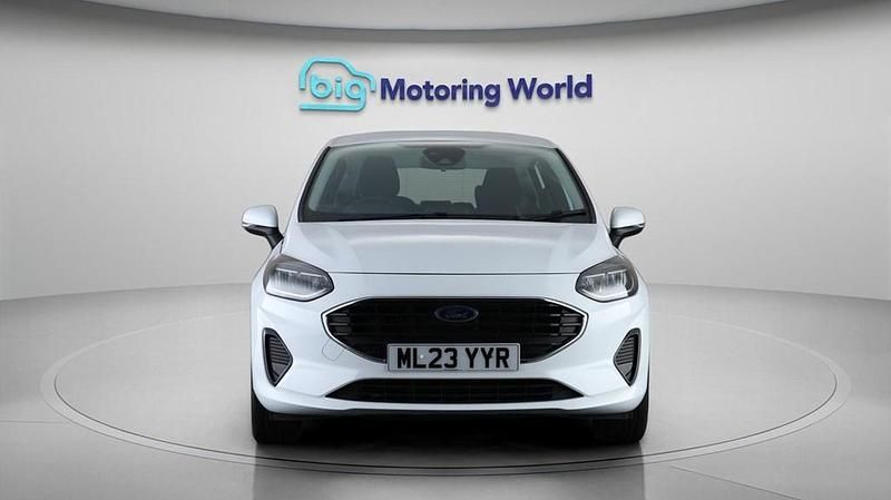 Usado Ford Fiesta Trend 100 HP (73 kW) 2023 Branco Citadino
