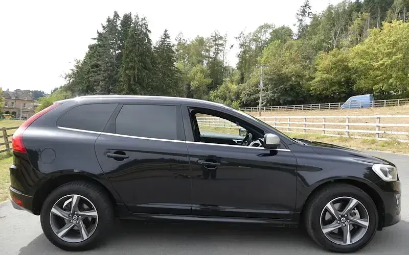 Used Volvo XC60 R-Design 215 HP (158 kW) 2015 SUV