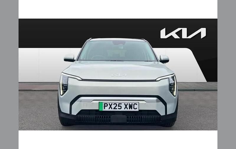 Usado Kia EV3 Air 147 kW (201 HP) 2025 Prateado SUV