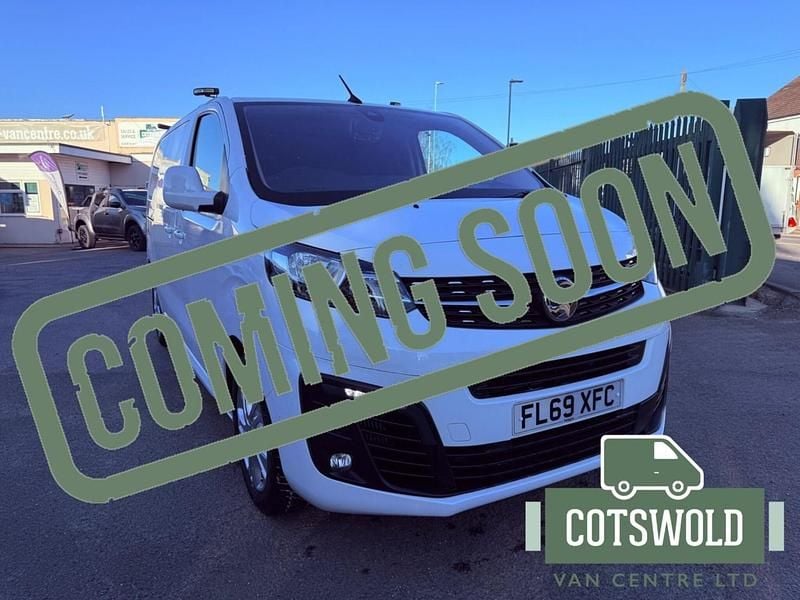 Used Vauxhall Vivaro Elite 180 HP (132 kW) 2019 White MPV