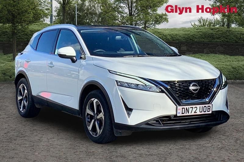 Used Nissan Qashqai N-Connecta 2022 White SUV