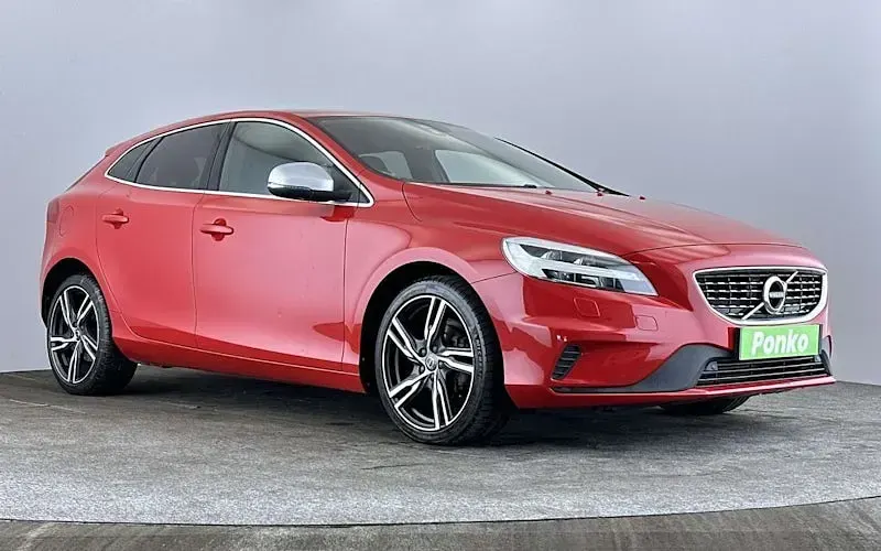 Used Volvo V40 R-Design 120 HP (88 kW) 2019 Hatchback